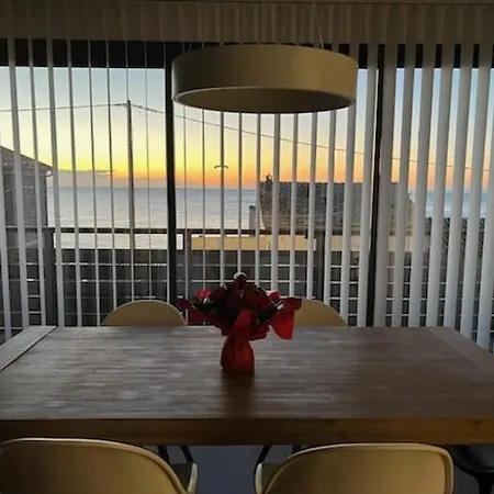 De Avec Piscine Au Bord De La Villa San-Martino-di-Lota